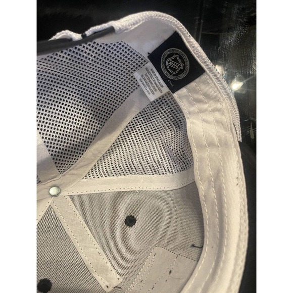 Las Vegas Golden Knights Snapback Trucker Mesh Flat Bill Striped Rare Slot Style - Picture 8 of 8